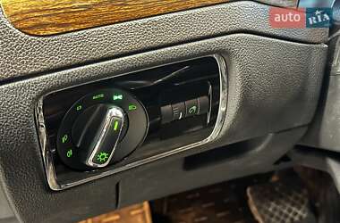 Ліфтбек Skoda Superb 2012 в 