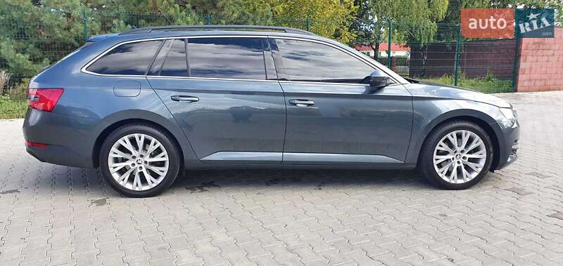 Универсал Skoda Superb 2019 в Ужгороде