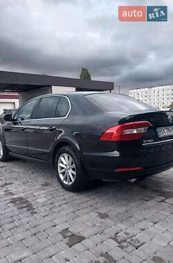 Лифтбек Skoda Superb 2014 в 