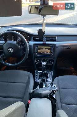 Ліфтбек Skoda Superb 2014 в  фото 13 Ліфтбек Skoda Superb 2014 в