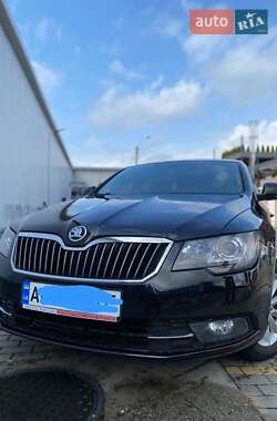 Ліфтбек Skoda Superb 2014 в  фото 17 Ліфтбек Skoda Superb 2014 в