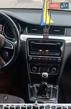 Лифтбек Skoda Superb 2014 в 