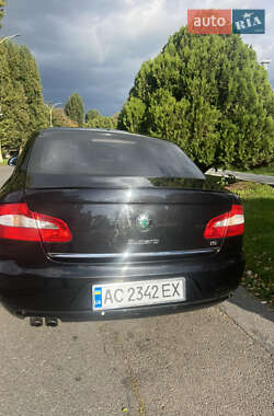 Лифтбек Skoda Superb 2013 в 