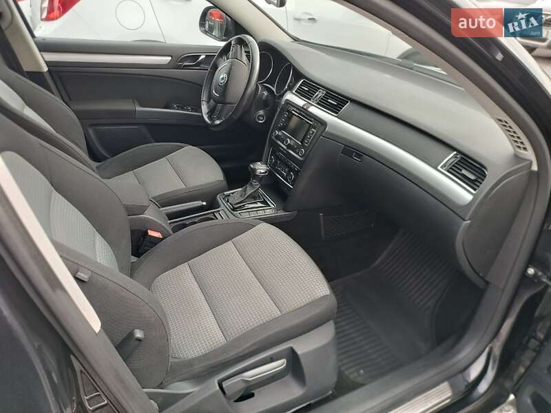 Универсал Skoda Superb 2012 в Ровно фото 15 Универсал Skoda Superb 2012 в Ровно
