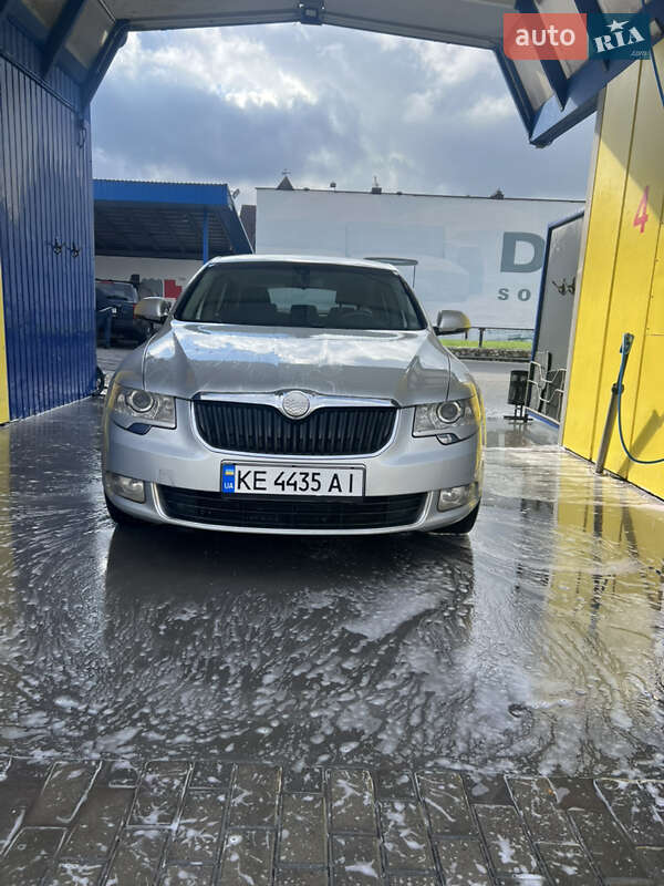 Лифтбек Skoda Superb 2011 в Тернополе