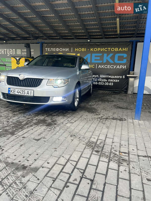 Лифтбек Skoda Superb 2011 в Тернополе