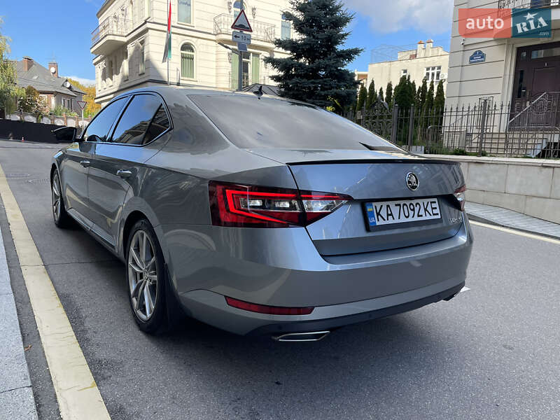 Лифтбек Skoda Superb 2015 в Киеве