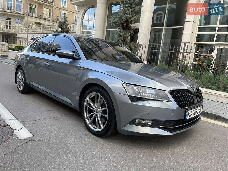Лифтбек Skoda Superb 2015 в Киеве