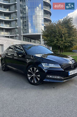 Лифтбек Skoda Superb 2019 в 