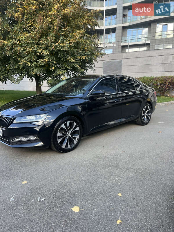 Лифтбек Skoda Superb 2019 в Киеве