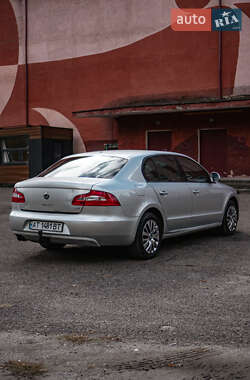 Лифтбек Skoda Superb 2012 в 
