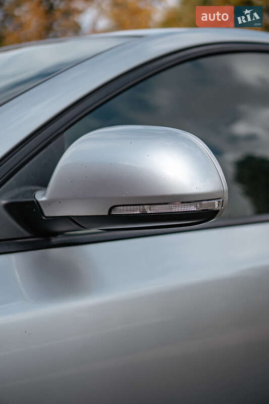 Лифтбек Skoda Superb 2012 в Бурштыне