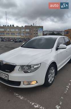 Лифтбек Skoda Superb 2011 в 