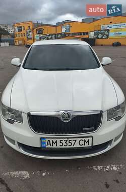 Лифтбек Skoda Superb 2011 в 