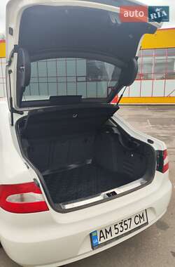 Лифтбек Skoda Superb 2011 в 