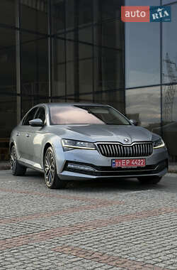 Лифтбек Skoda Superb 2022 в 