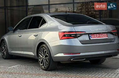 Лифтбек Skoda Superb 2022 в 