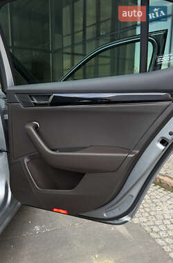 Лифтбек Skoda Superb 2022 в 