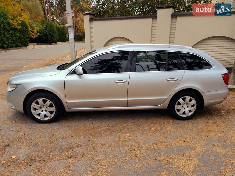 Универсал Skoda Superb 2010 в Буче