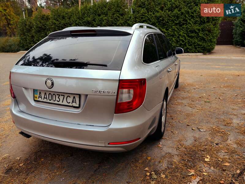 Универсал Skoda Superb 2010 в Буче
