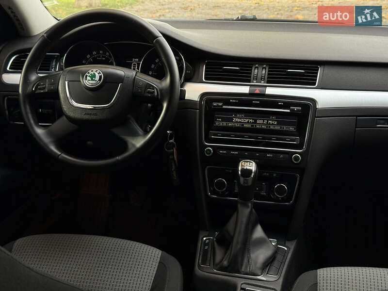 Ліфтбек Skoda Superb 2011 в Тячеві