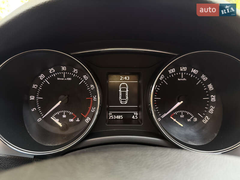 Ліфтбек Skoda Superb 2011 в Тячеві