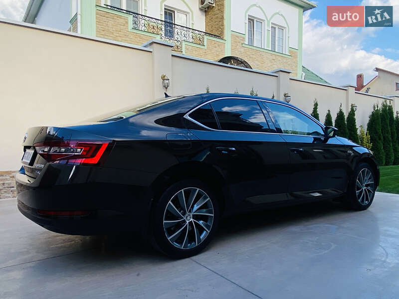 Лифтбек Skoda Superb 2017 в Одессе