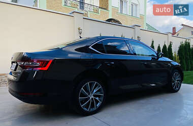 Ліфтбек Skoda Superb 2017 в 