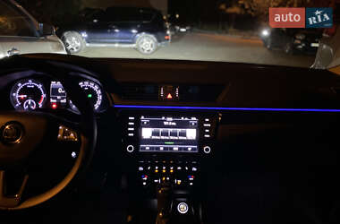 Ліфтбек Skoda Superb 2017 в 