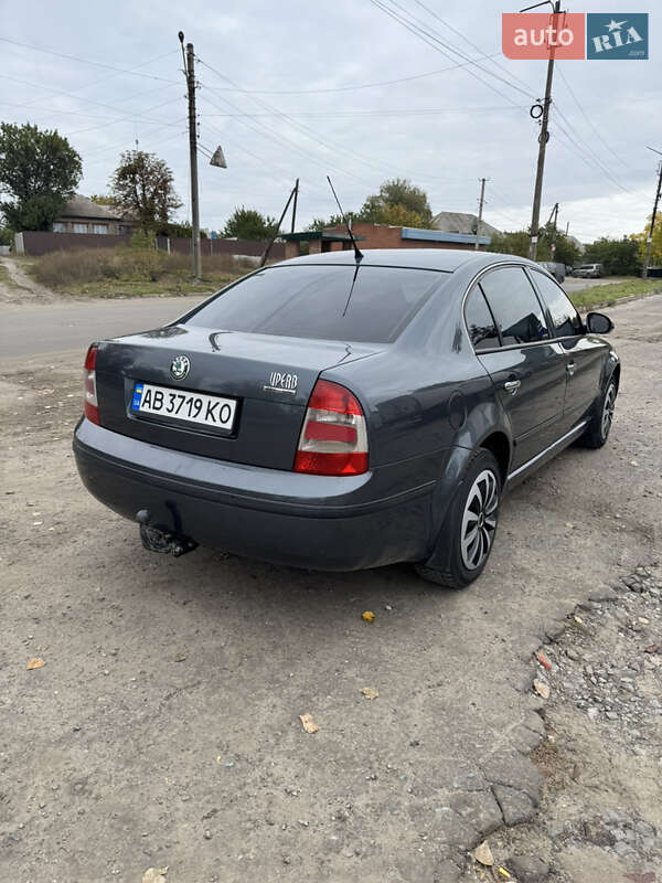 Ліфтбек Skoda Superb 2006 в Ізюмі