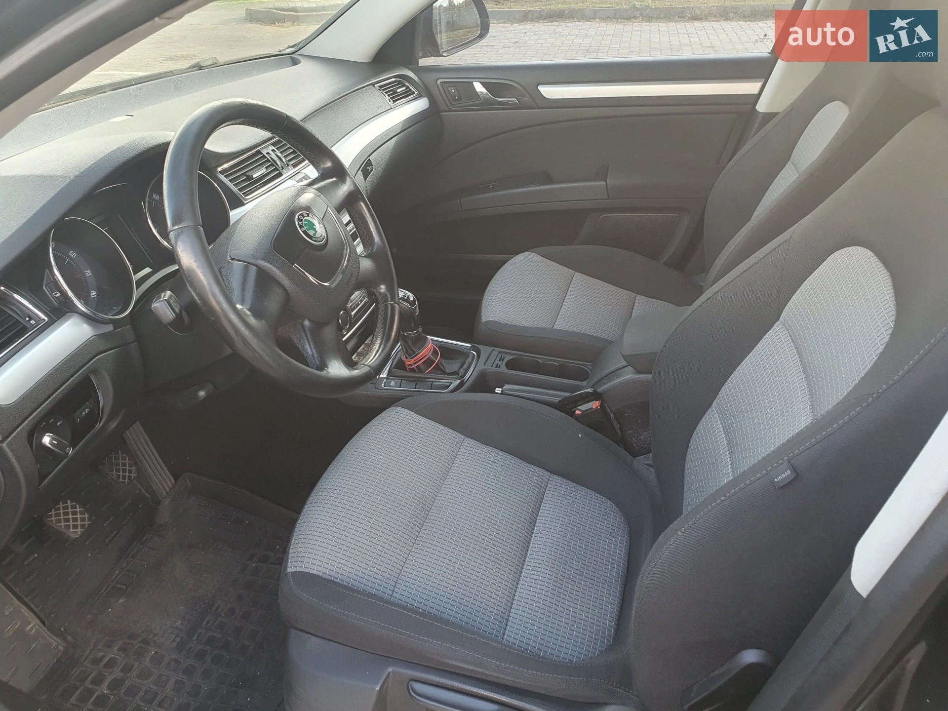 2010 Skoda Superb - мініатюра 8