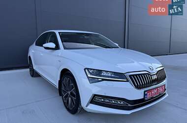 Лифтбек Skoda Superb 2022 в 