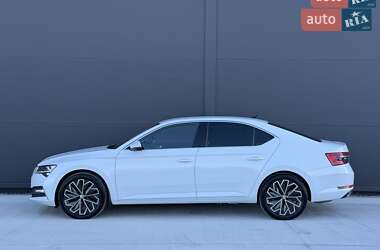 Лифтбек Skoda Superb 2022 в 