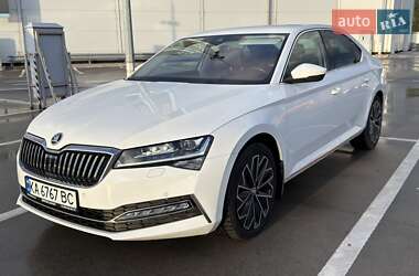 Лифтбек Skoda Superb 2022 в 