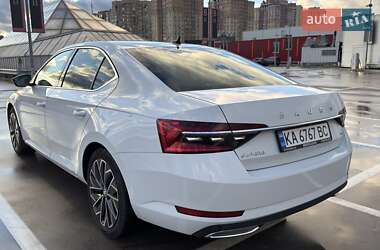 Лифтбек Skoda Superb 2022 в 