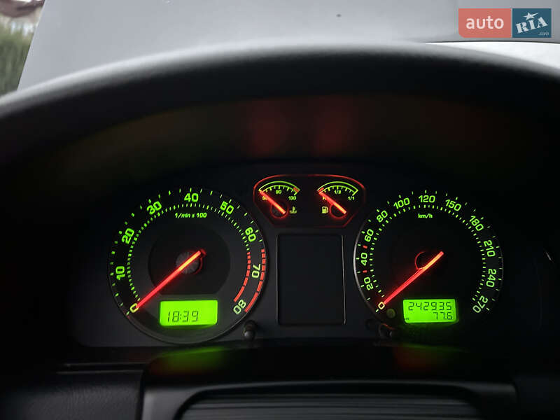Ліфтбек Skoda Superb 2002 в Шептицькому