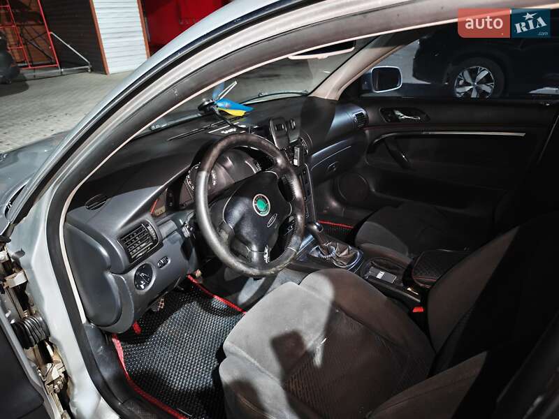 Лифтбек Skoda Superb 2004 в Сумах