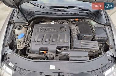 Універсал Skoda Superb 2011 в 
