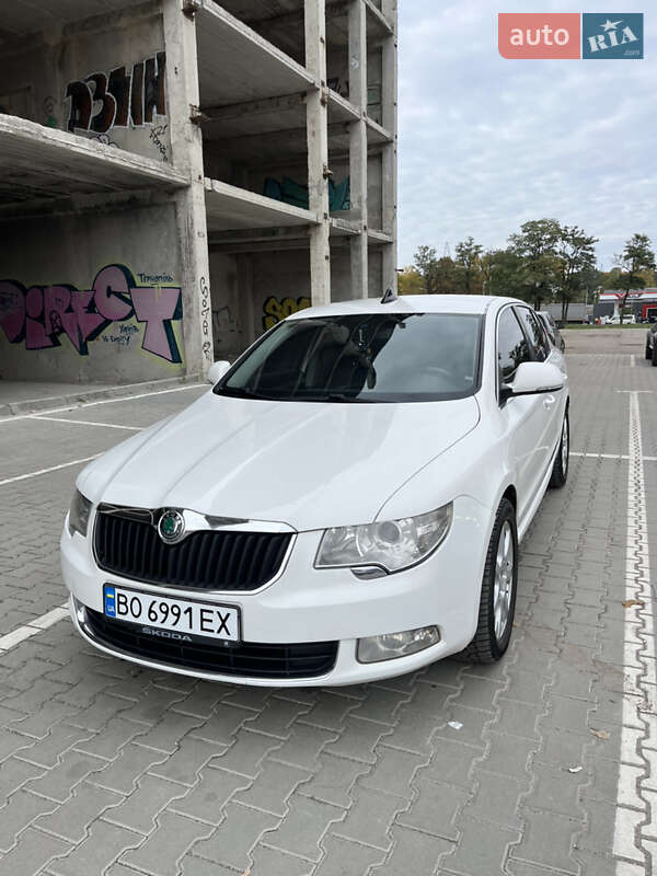 Ліфтбек Skoda Superb 2013 в Тернополі