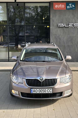 Универсал Skoda Superb 2011 в Ужгороде