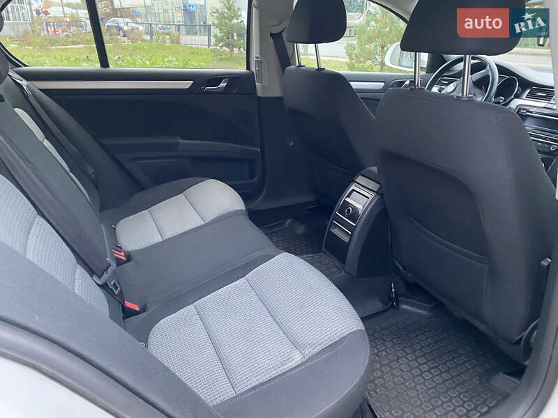 Лифтбек Skoda Superb 2012 в Виннице