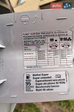 Лифтбек Skoda Superb 2011 в 