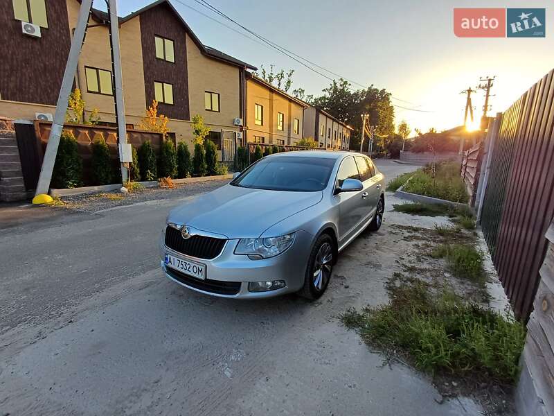 Skoda Superb 2011