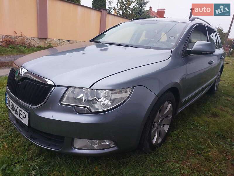 Універсал Skoda Superb 2012 в Дніпрі