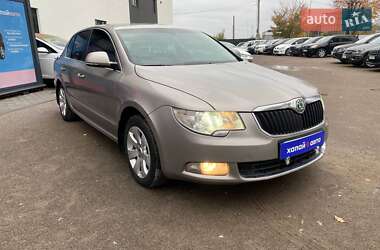 Ліфтбек Skoda Superb 2010 в  фото 3 Ліфтбек Skoda Superb 2010 в