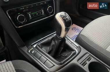 Ліфтбек Skoda Superb 2010 в  фото 16 Ліфтбек Skoda Superb 2010 в