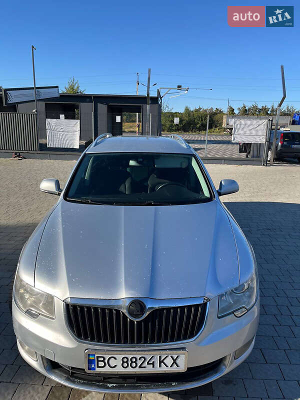 Универсал Skoda Superb 2011 в Львове