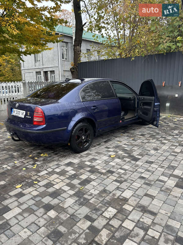 Лифтбек Skoda Superb 2002 в Звягеле