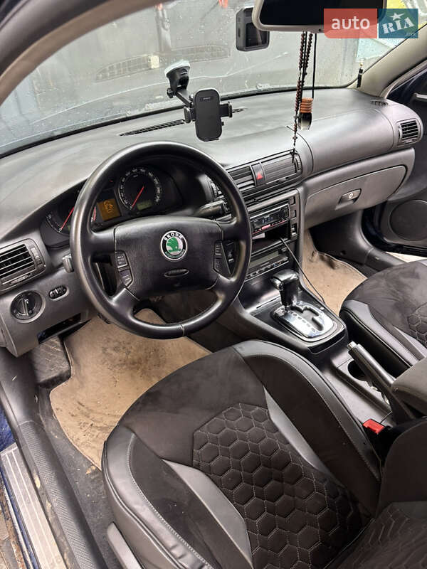 Лифтбек Skoda Superb 2002 в Звягеле