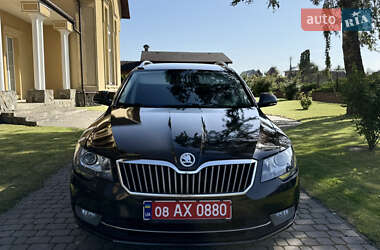 Універсал Skoda Superb 2014 в  фото 22 Універсал Skoda Superb 2014 в